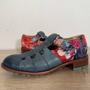 John Fluevog Phillipa floral fisherman sandal bucke shoes women’s Sz 11